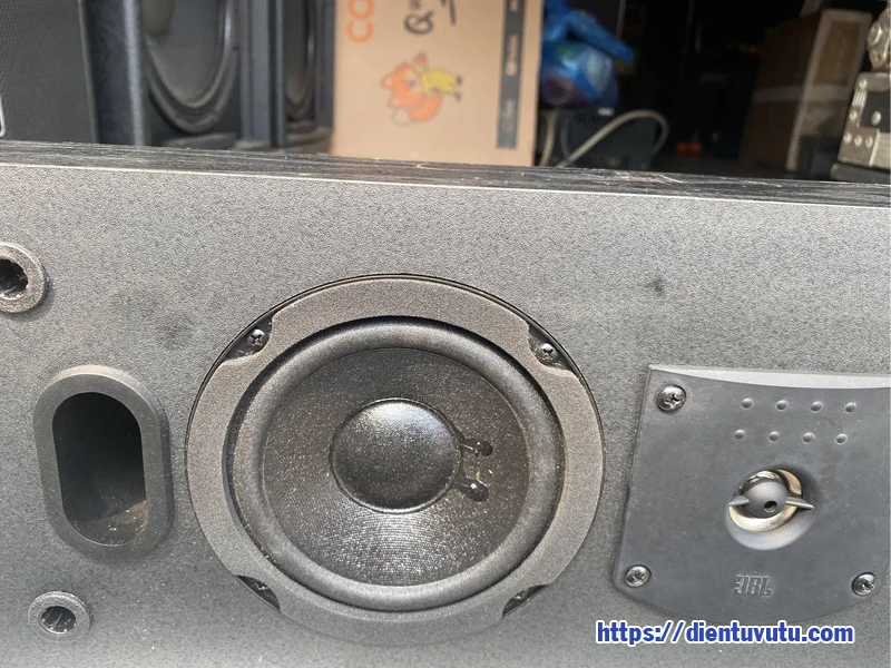 Loa Center JBL SC305